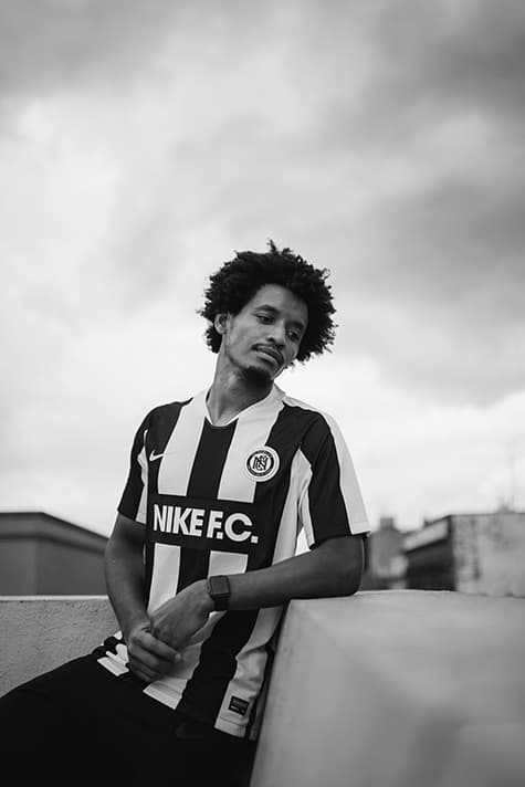 How to Make a Sports Jersey Look Stylish (Seriously)  Jersey fashion,  Football jersey outfit, Football outfits